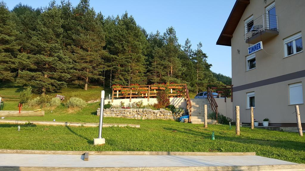House Delic Hotell Vrhovine Exteriör bild